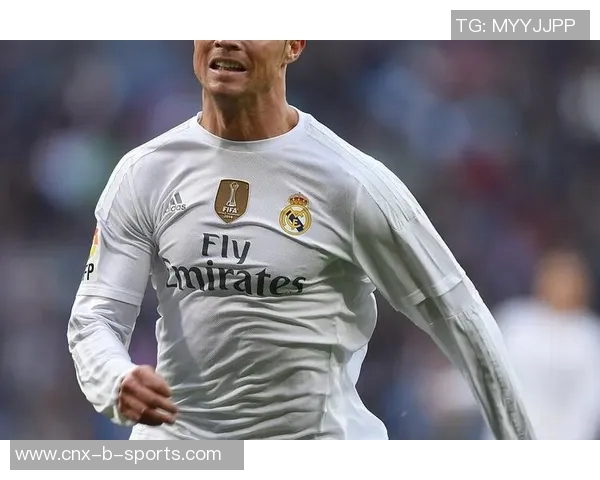 C罗穿的足球鞋揭秘：如何选择适合自己的运动装备与提升球技的秘诀